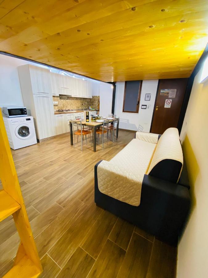 Casa Vacanze Al Civico 72 ปิซโซ ภายนอก รูปภาพ